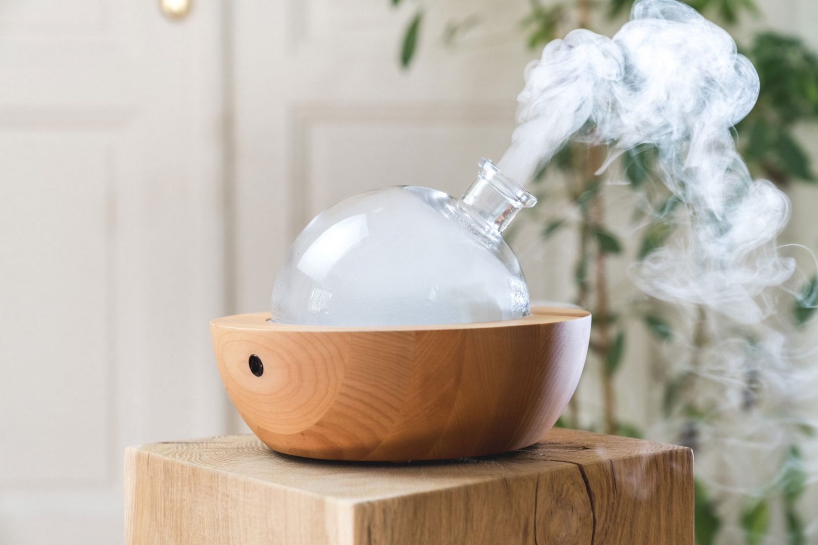 The Aura — Wood Grain Oil Diffuser